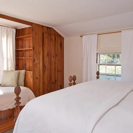 Marshall Slocum Inn Newport Room photo