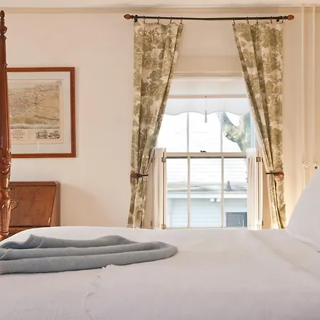 Marshall Slocum Inn Newport Room photo